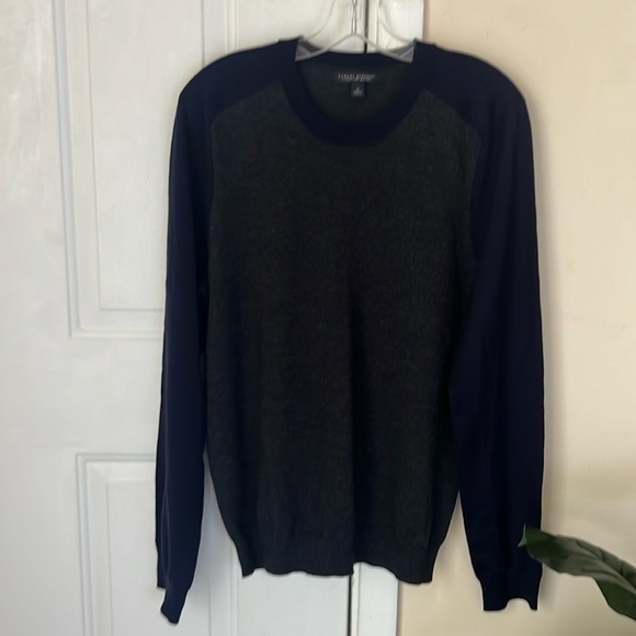Banana Republic Extra Crew Neck Fine Marino Wool Pullover Sweater Size M - Picture 3 of 9